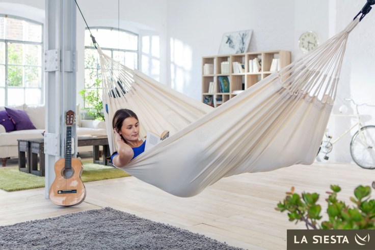 comfortable-white-floating-indoor-hammock-designs