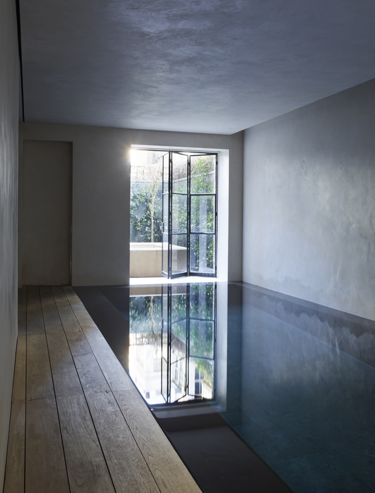 su410_roseuniacke_pool1_hero