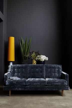 20-velvet-sofas-for-modern-living-rooms-17