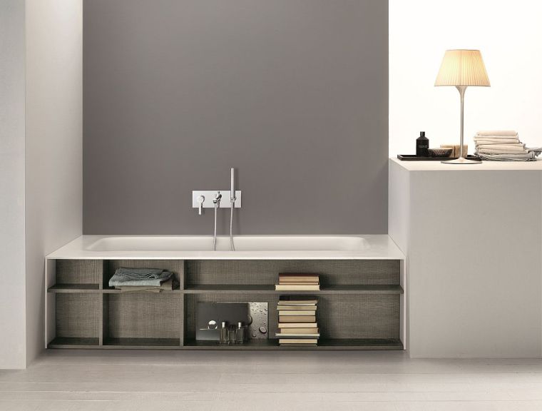 Gorgeous-modern-bathtub-with-built-in-bookshelves