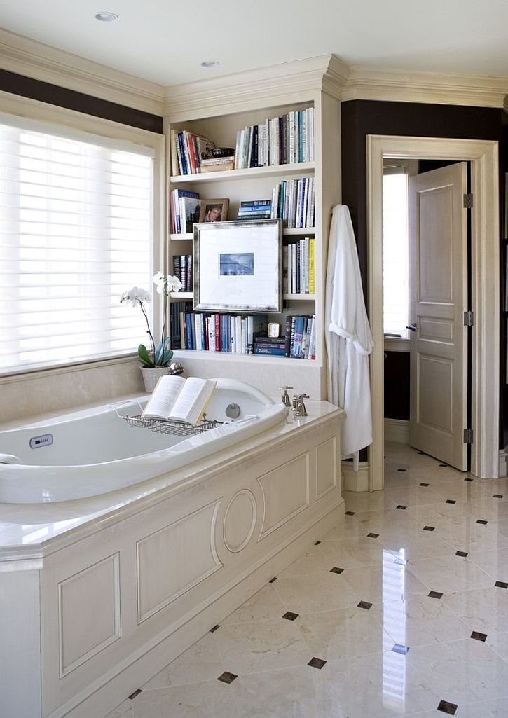 Traditional-bathroom-with-a-cheerful-ambiance-and-a-lovely-bookshelf
