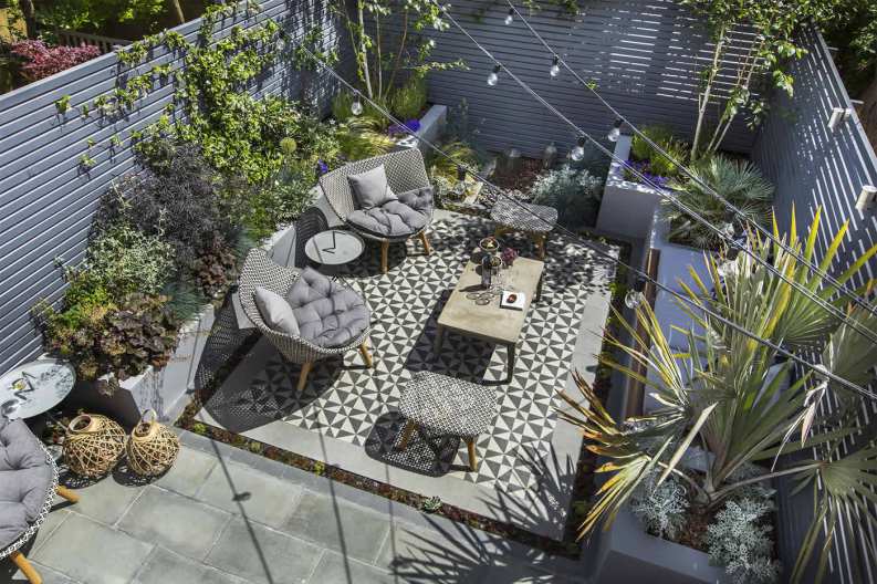private-small-garden-design08
