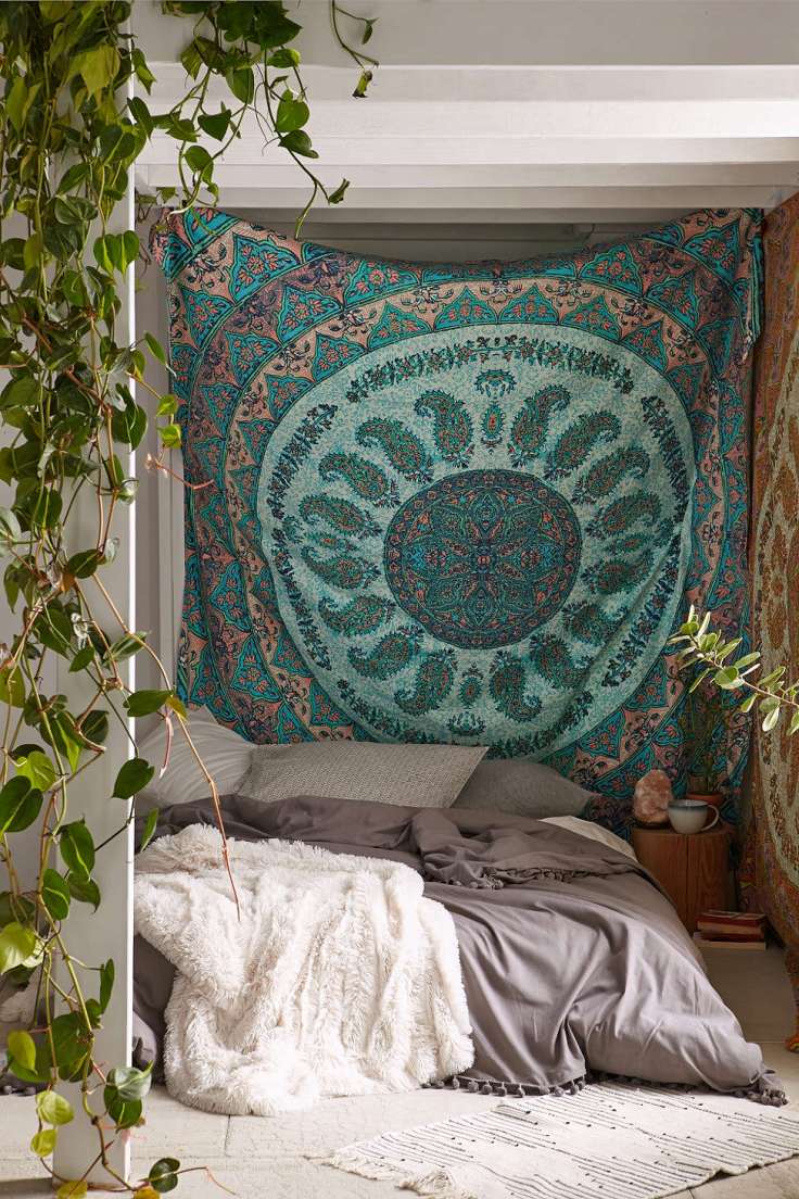 Boho-bedroom-large-art