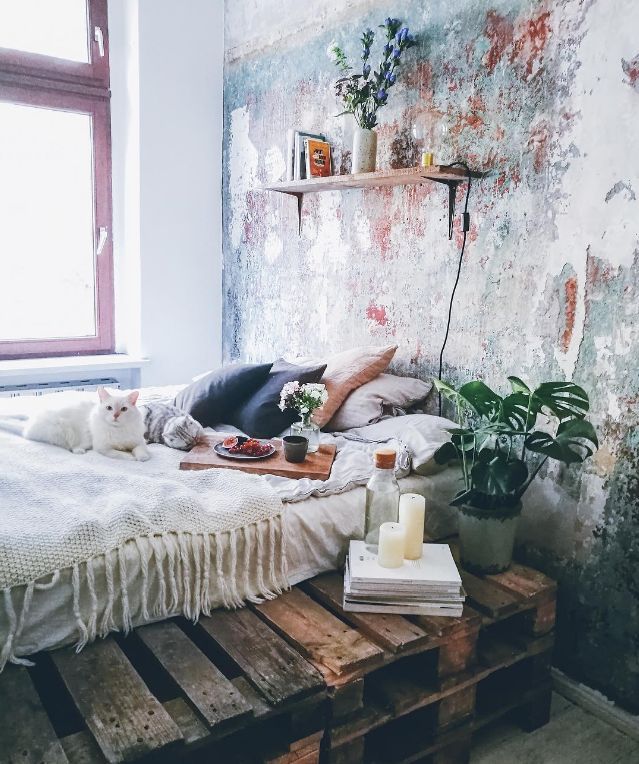 Boho-bedroom-rustic-wood