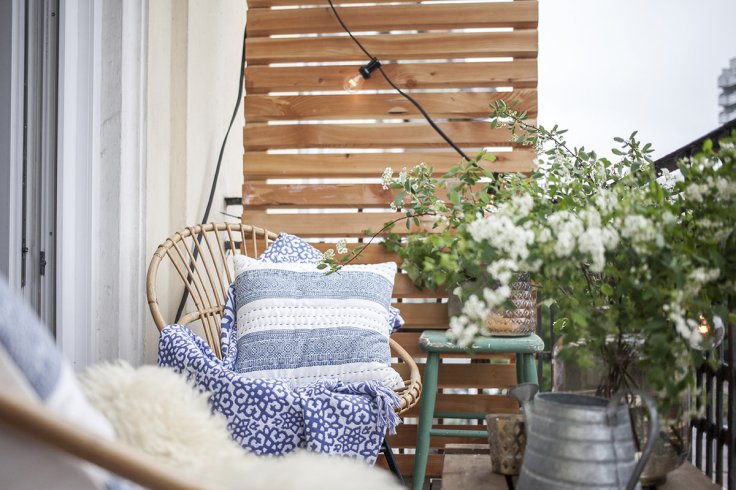 3291125-sommer-auf-dem-balkon-1468179557