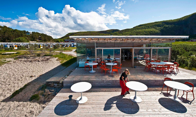 52852f88e41d2-modern_vacation_rentals_stokkoya_norway_ext8