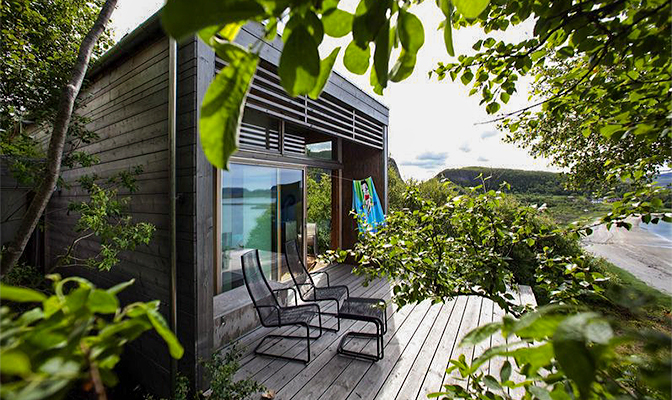 52852fa78c450-modern_vacation_rentals_stokkoya_norway_ext17