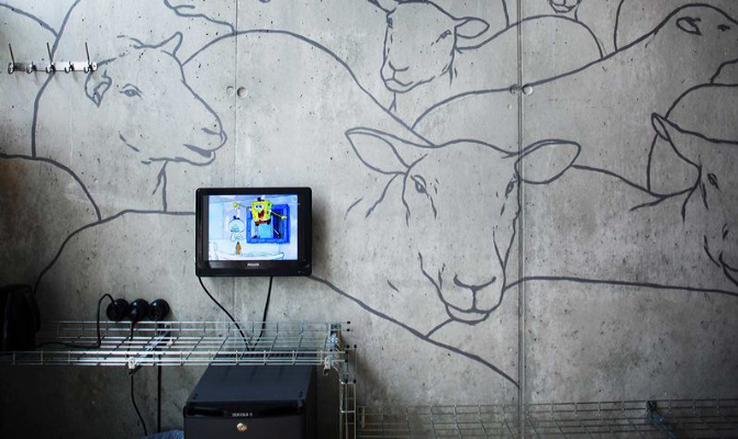 528a85a9c4ecf-modern_vacation_rentals_stokkoya_norway_int10