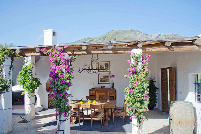 53b0e1bda5eb4-modern_vacation_rentals_spain_7