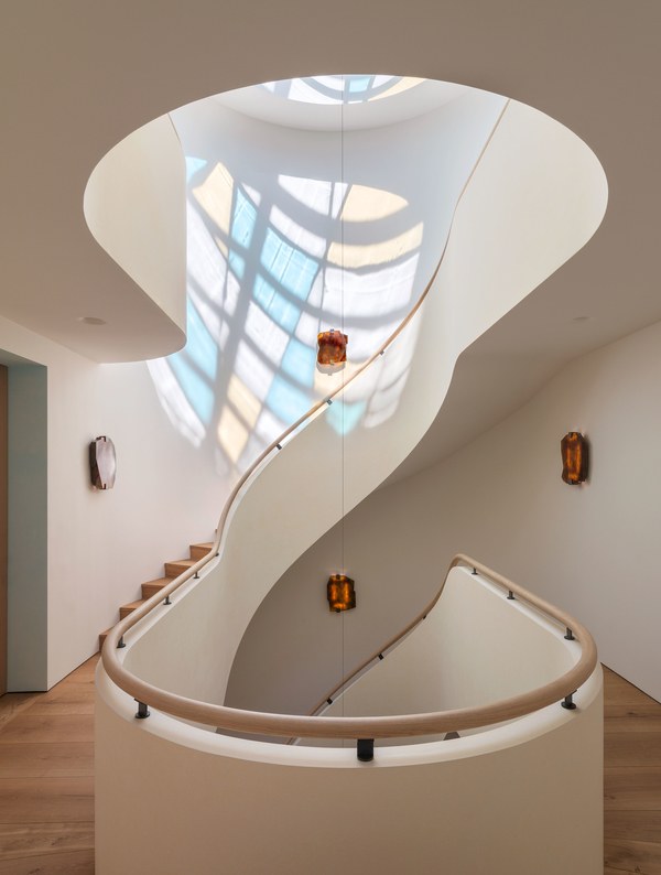 0118-AD-YOVA01-01_sq