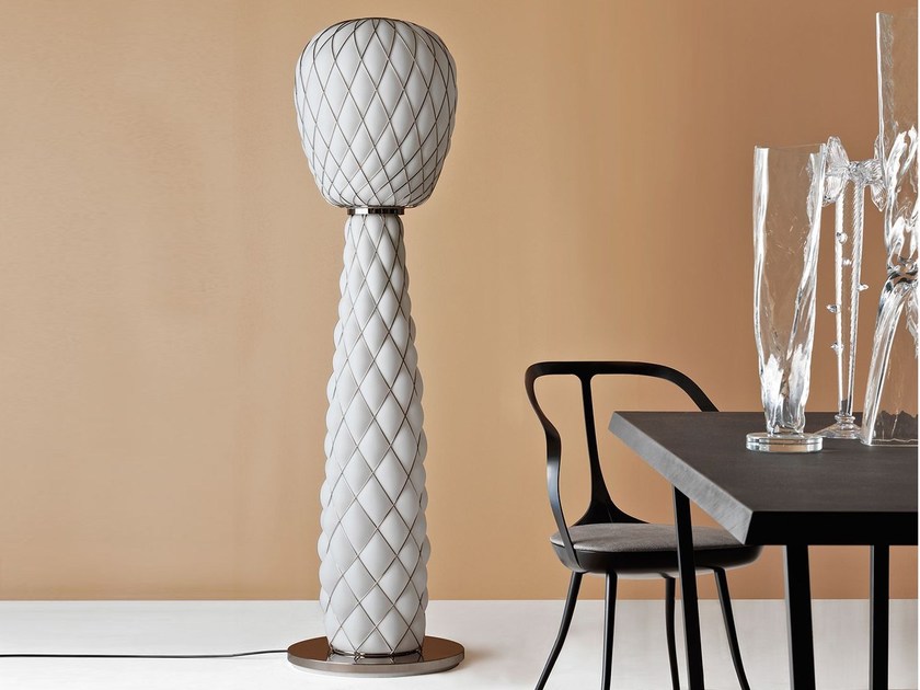 PINECONE-Floor-lamp-FontanaArte_PaolaNavone