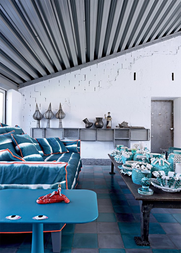 salon_bleu_chez_paola_navone